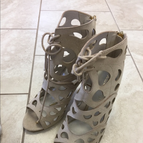 Beige mesh cutout shoes from Aldo - Picture 2 of 3